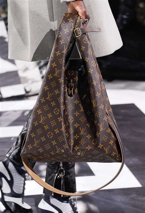 borsetta louis vuitton argento collezione 2016 2017|Louis Vuitton Fall 2017 Ready.